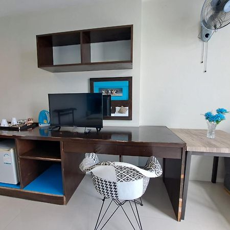 Baan Oui guest house - Nai harn Phuket Extérieur photo